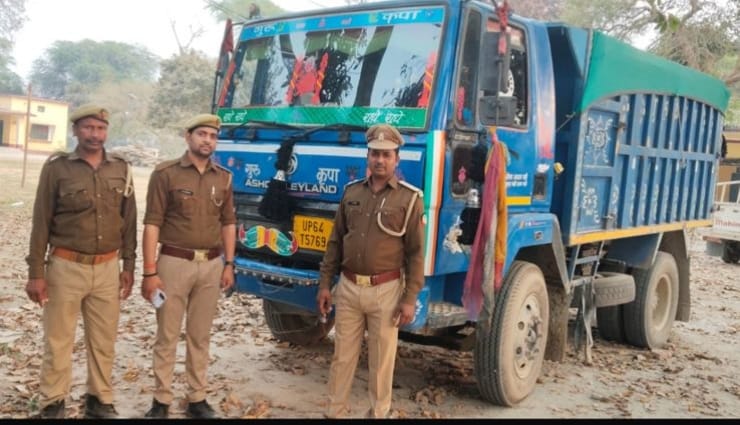 वन विभाग ने अवैध पत्थर भस्सी लदे टीपर को किया सीज