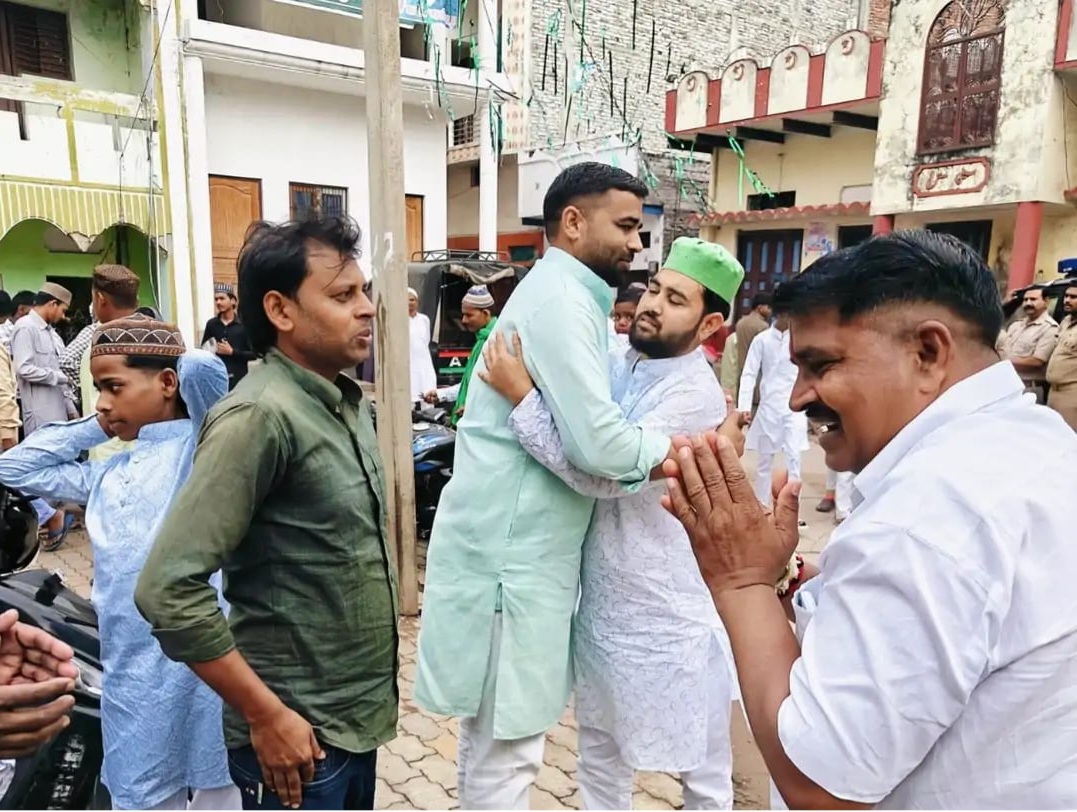 महगांव पपौरा में उल्लास के साथ मनाई गई ईद, 
