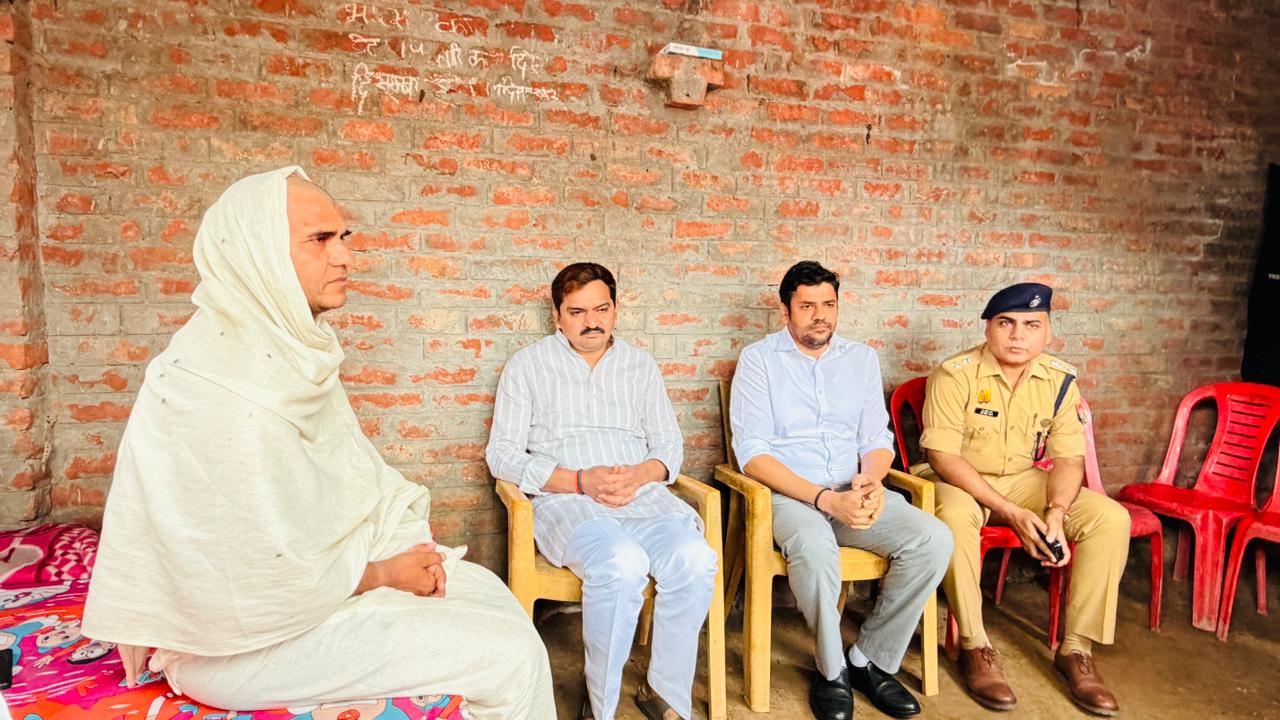 गाजीपुर। यूपी कॉलेज हत्याकांड: इकलौते बेटे की हत्या से बिखरा परिवार**