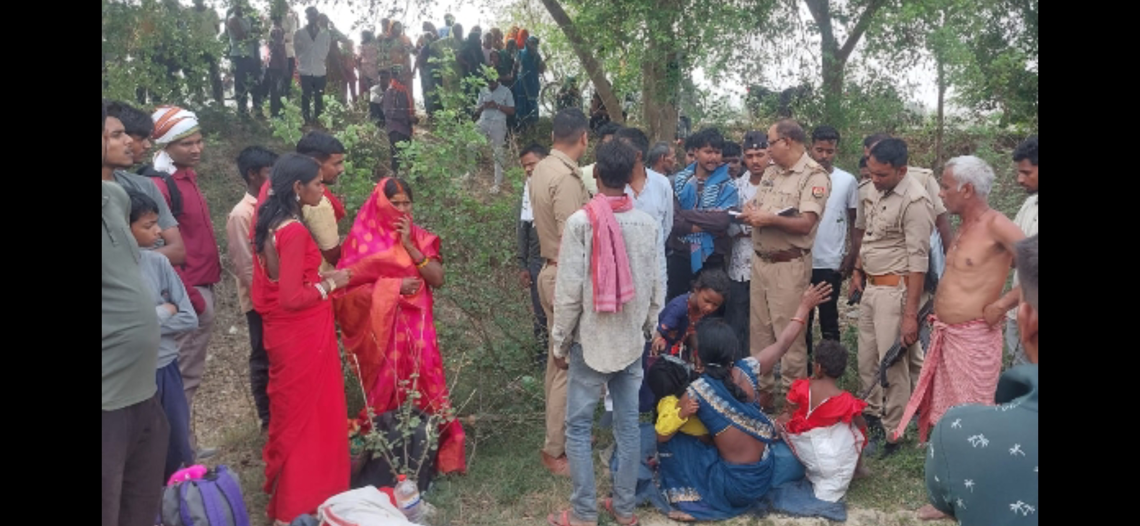 वाराणसी।  मजदूरों से भरी ट्रैक्टर-ट्रॉली पलटी, एक की मौत