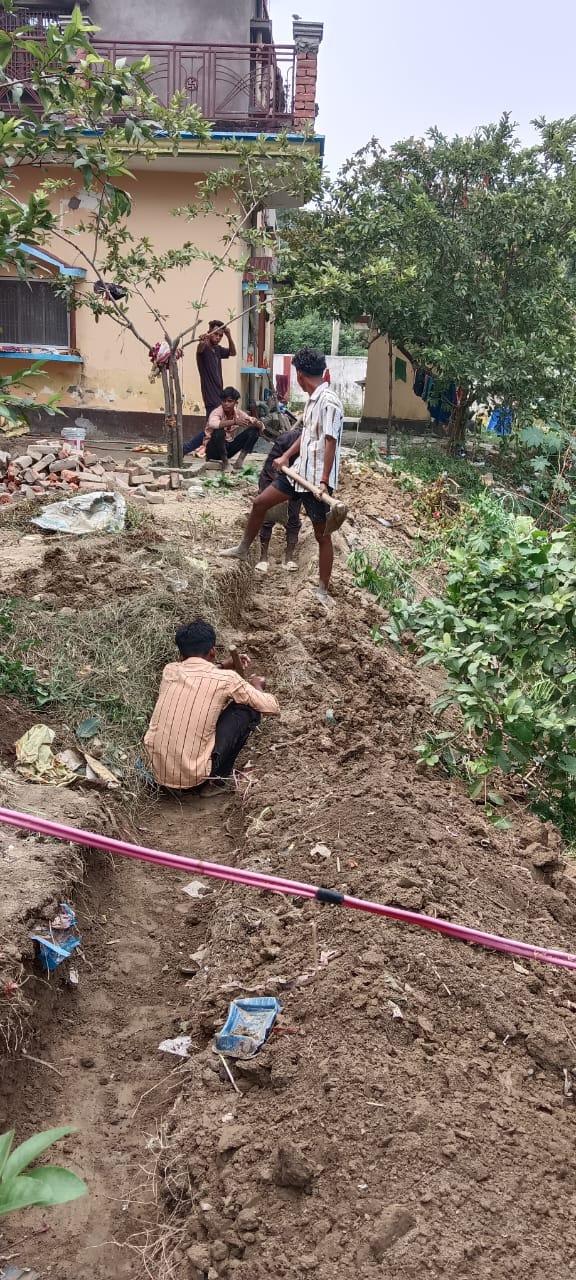 गड़हे की जमीन पर दबंगो का अवैध कब्जा,कार्रवाई के आदेश