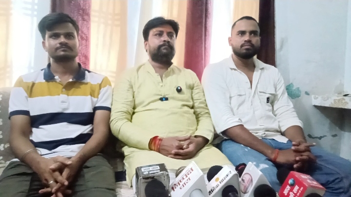 नशामुक्ति अभियान को लेकर समाजसेवी अखिल पांडेय ने खोला मोर्चा